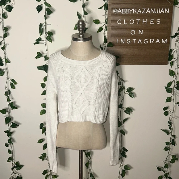 Express Cropped White Sweater - Picture 2 of 10